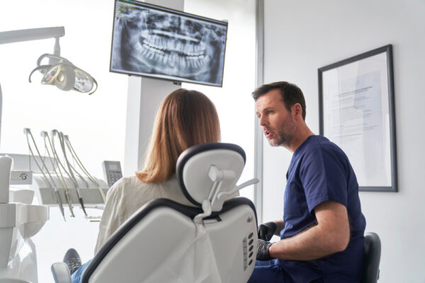 Infecție după extracția dentară: ce semne trebuie urmărite