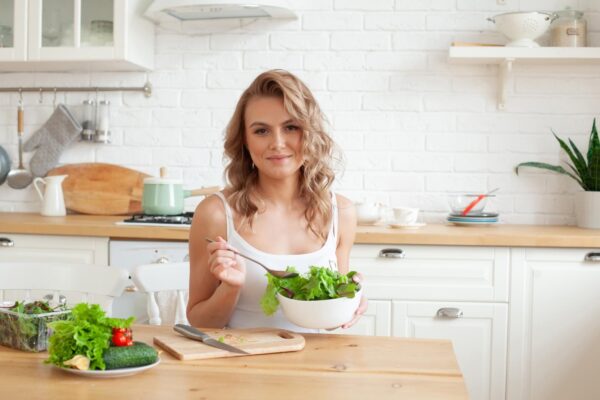 Cum treci de la o dietă strictă la o alimentație normală fără să recâștigi rapid kilogramele pierdute