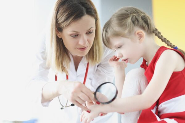 Control medical preventiv la copii: ce investigații pot ajuta la depistarea timpurie a problemelor