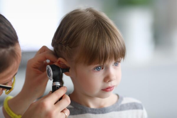 Durerea de ureche la copil: diagnostic rapid și tratament eficient