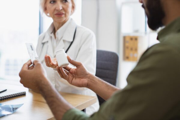 Medicamente pentru obezitate: cum se evaluează indicația și monitorizarea