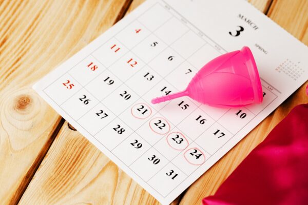 Perimenopauza: ce schimbări ale ciclului pot apărea