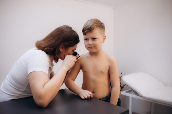 Molluscum contagiosum: cum se transmite și când se recomandă consultul