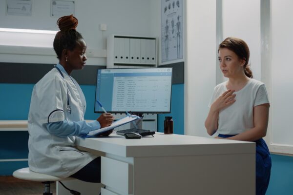 Răceală înainte de operație: când anunți echipa medicală