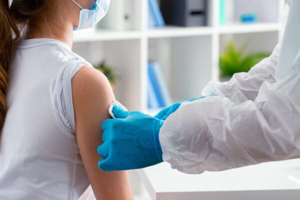 Hepatita A: cum se transmite și cine poate discuta vaccinarea