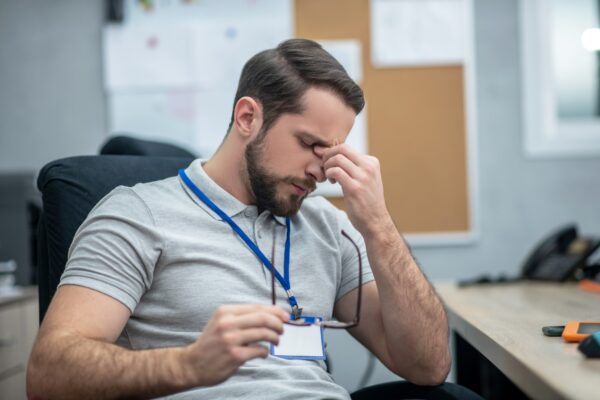 Anemia la bărbați: de ce tratamentul cu fier nu înlocuiește investigarea cauzei
