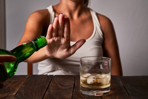 Sevrajul de alcool: de ce oprirea bruscă poate necesita supraveghere medicală